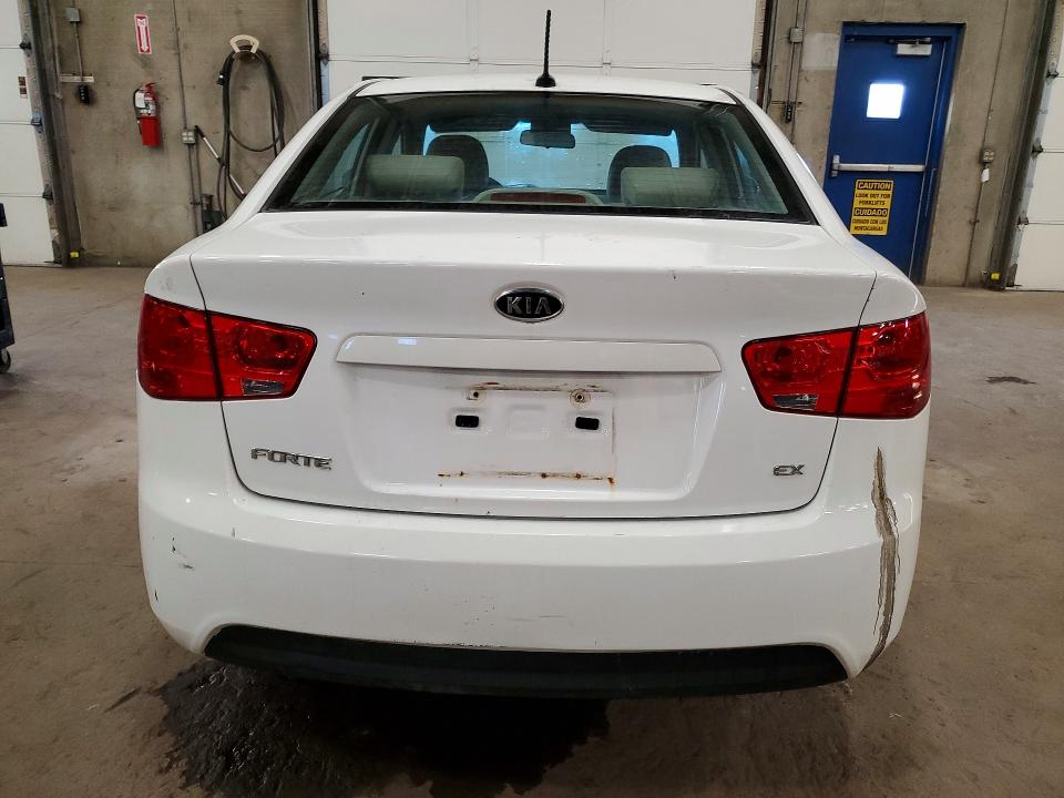 Photo 6 from auction – 2010 KIA FORTE with VIN KNAFU4A23A5221325