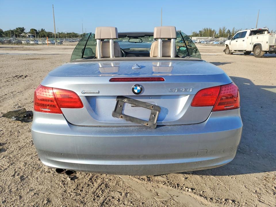 Photo 6 from auction – 2011 BMW 328 with VIN WBADW7C57BE439991