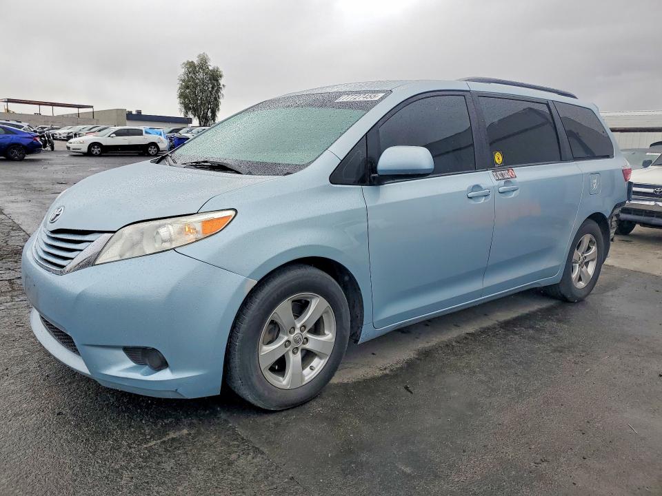 TOYOTA SIENNA 2015 with VIN 5TDKK3DC1FS589767 - Photo from auction