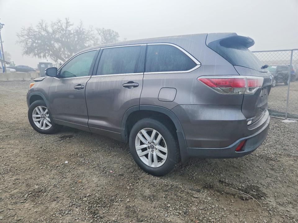 Photo 2 from auction – 2016 TOYOTA HIGHLANDER with VIN 5TDZKRFH8GS184419