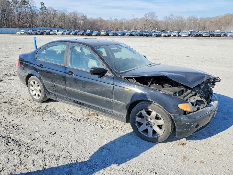Photo 4 from auction – 2003 BMW 325 with VIN WBAET37483NJ32600