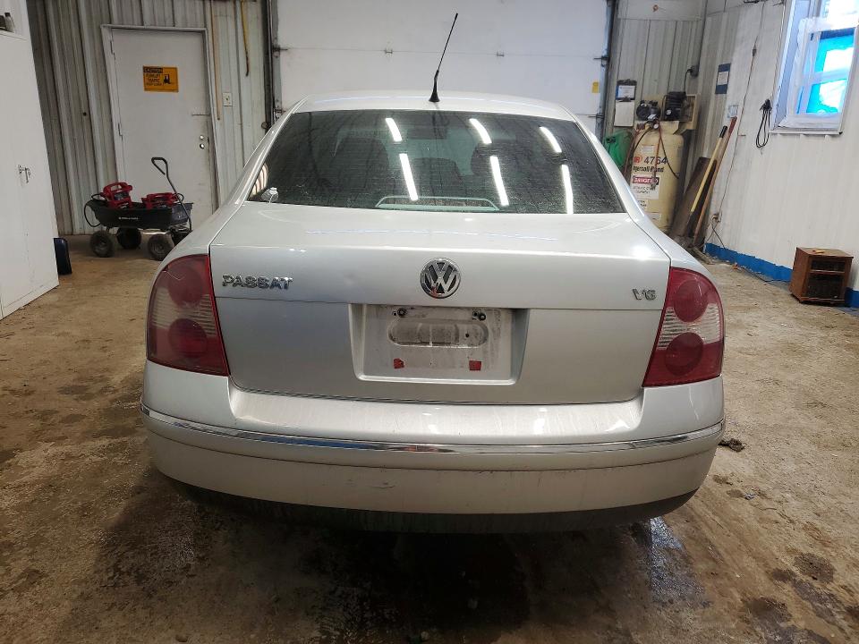 Photo 6 from auction – 2003 VOLKSWAGEN PASSAT with VIN WVWPH63B03P188702