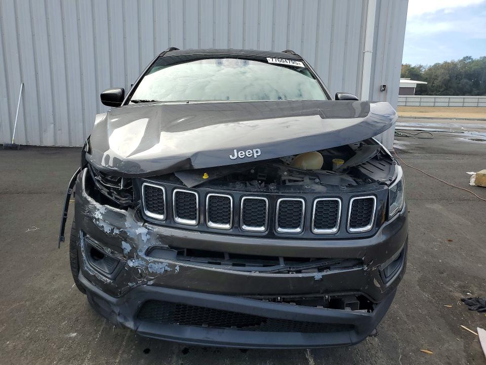 Photo 5 from auction – 2018 JEEP COMPASS with VIN 3C4NJCBB6JT338784