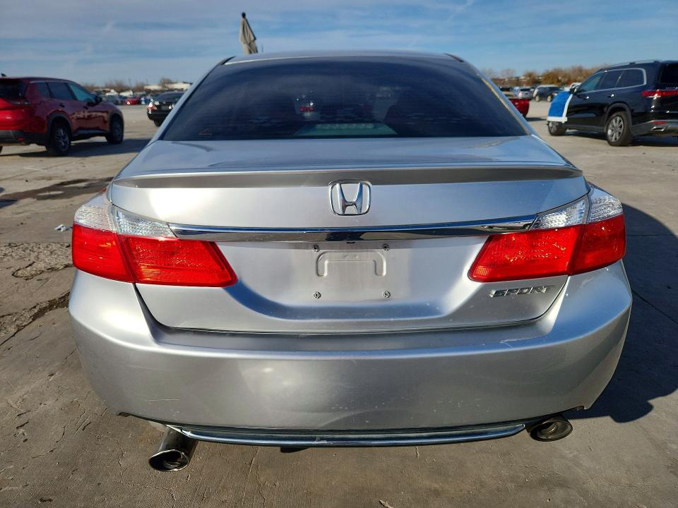 Photo 6 from auction – 2015 HONDA ACCORD SPO with VIN 1HGCR2F53FA000337
