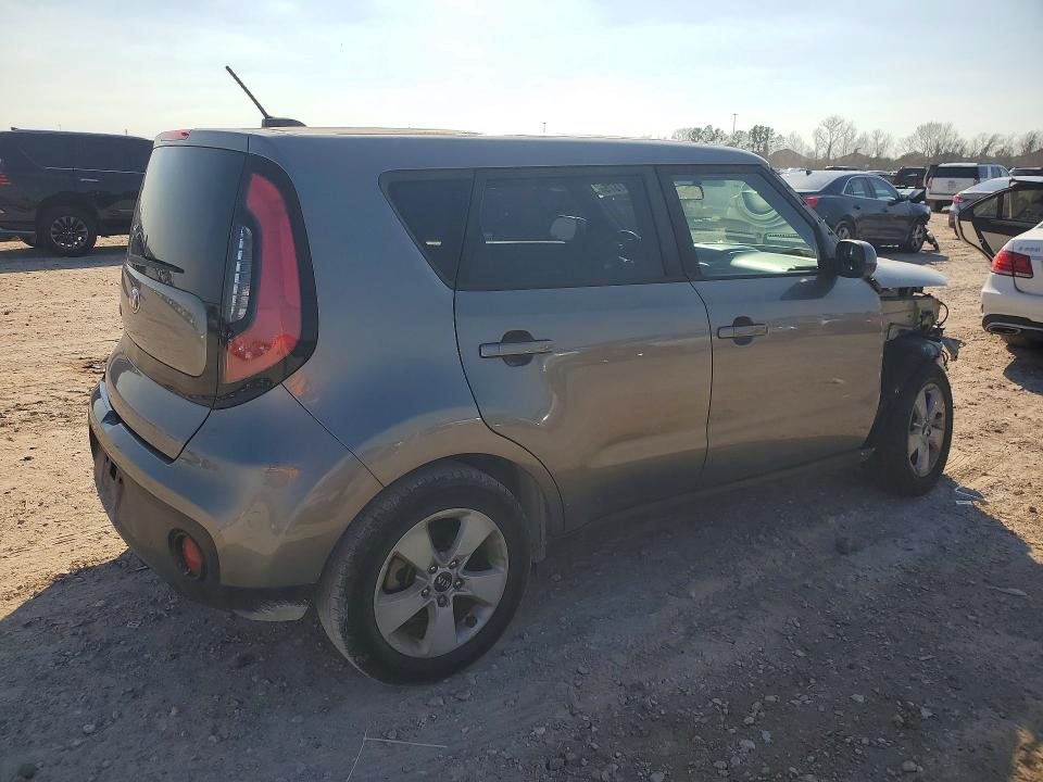 Photo 3 from auction – 2017 KIA SOUL with VIN KNDJN2A28H7471057