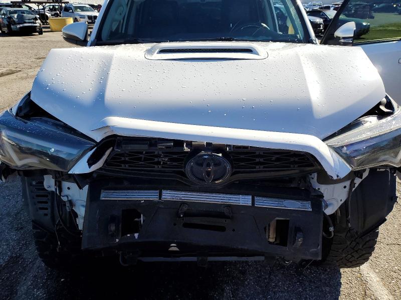 Photo 12 from auction – 2019 TOYOTA 4RUNNER with VIN JTEBU5JR6K5643770