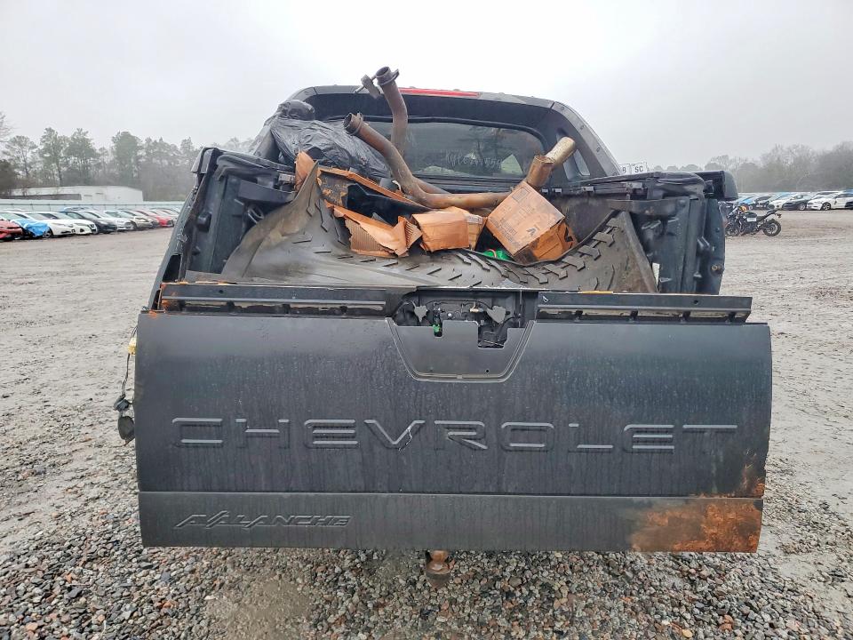 Photo 6 from auction – 2005 CHEVROLET AVALANCHE with VIN 3GNEC12Z85G284678