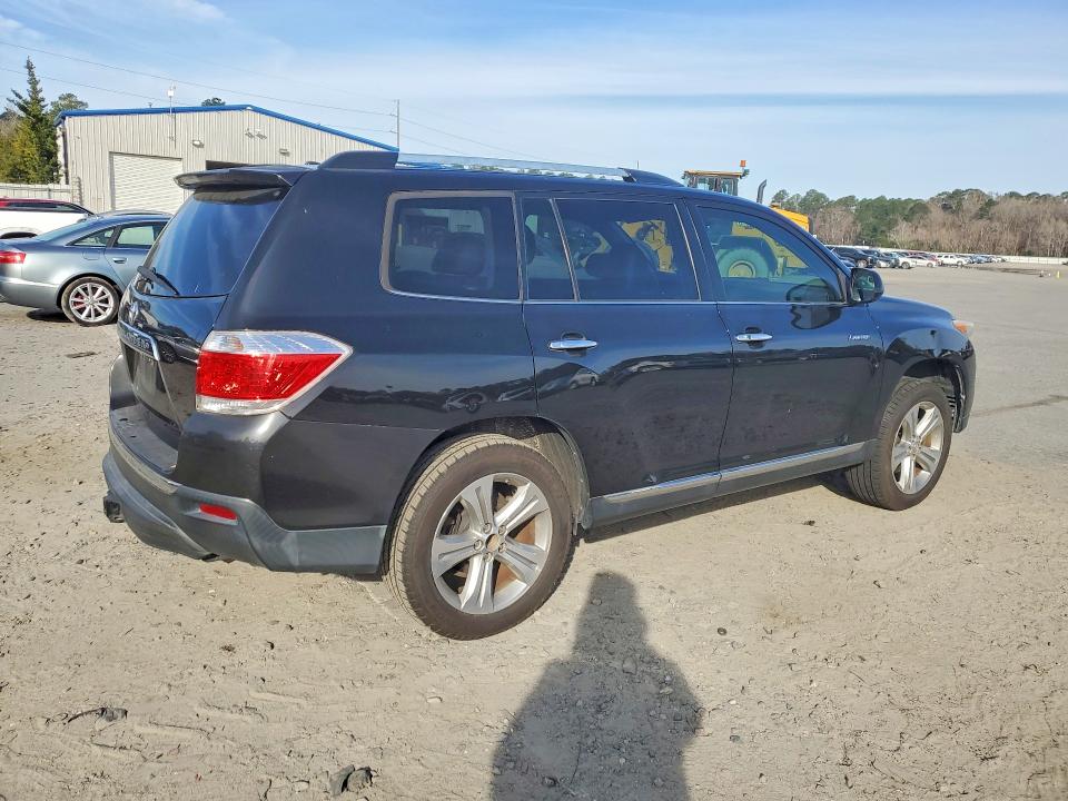 Photo 3 from auction – 2013 TOYOTA HIGHLANDER with VIN 5TDYK3EH1DS116596