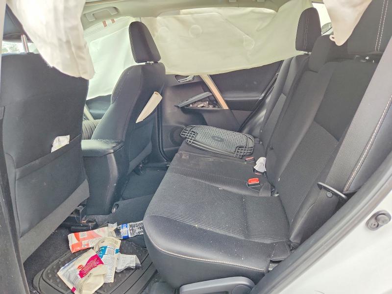 Photo 11 from auction – 2015 TOYOTA RAV4 with VIN 2T3WFREV2FW204661