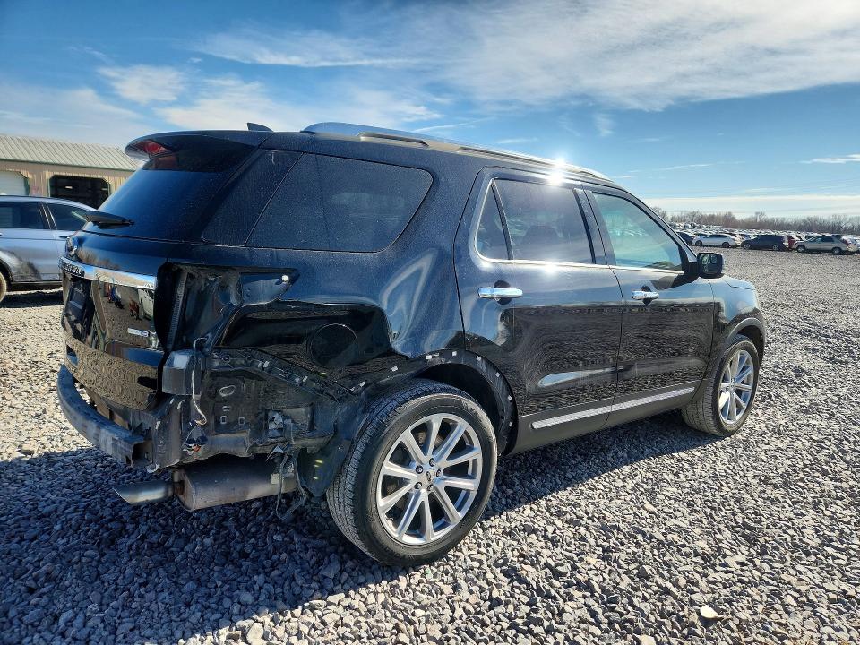 Photo 3 from auction – 2016 FORD EXPLORER L with VIN 1FM5K8F81GGB53544