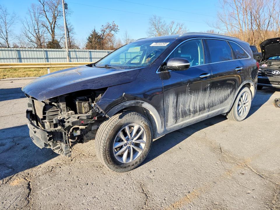 KIA SORENTO 2017 with VIN 5XYPG4A36HG283813 - Photo from auction