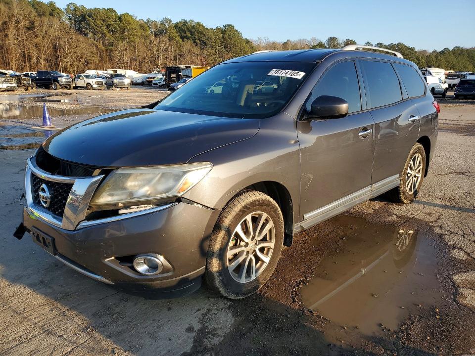 NISSAN PATHFINDER 2013 with VIN 5N1AR2MN1DC648247 - Photo from auction