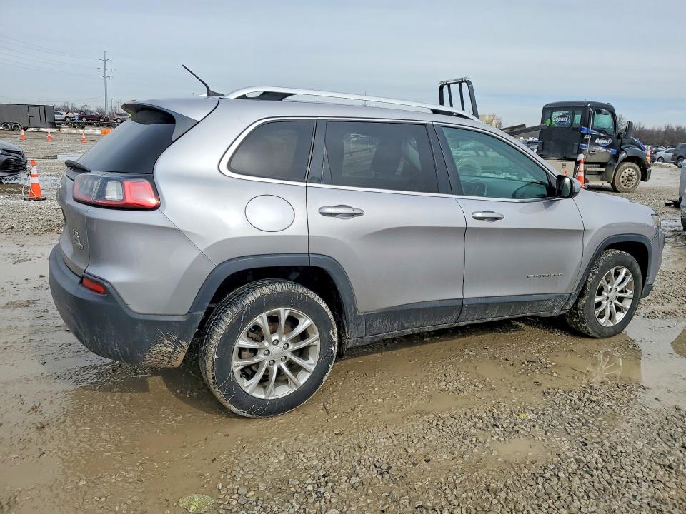 Photo 3 from auction – 2019 JEEP CHEROKEE L with VIN 1C4PJLCB2KD242410