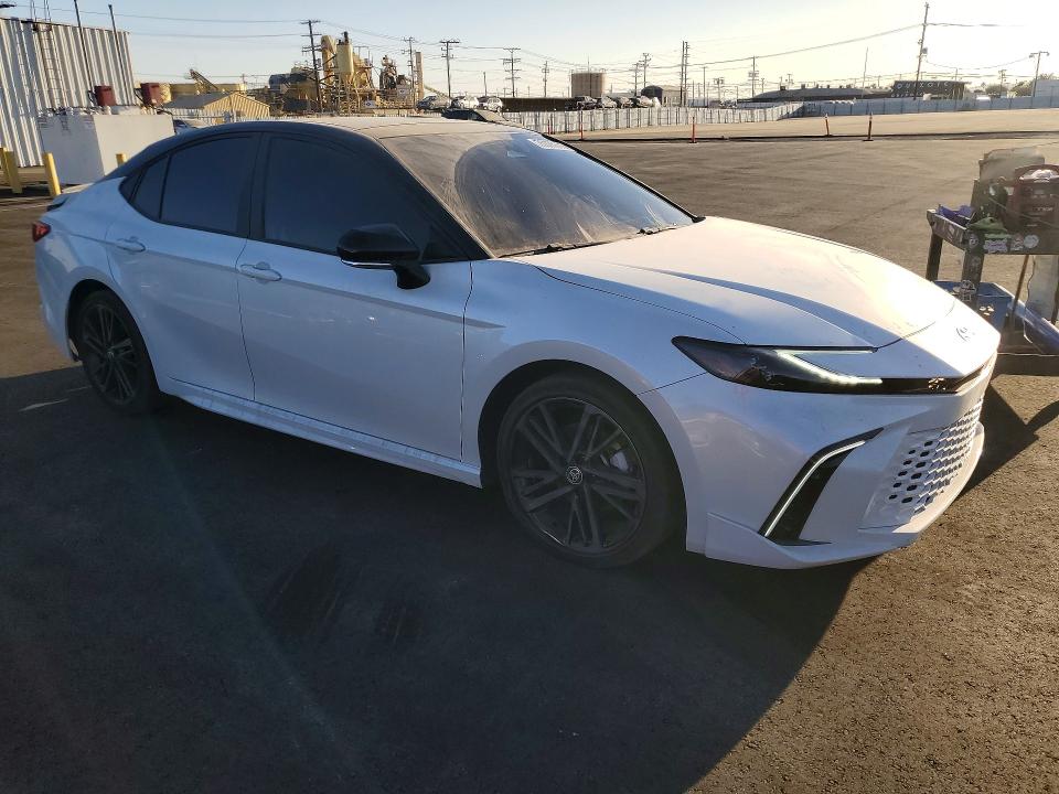 Photo 4 from auction – 2025 TOYOTA CAMRY with VIN 4T1DAACK4SU177076