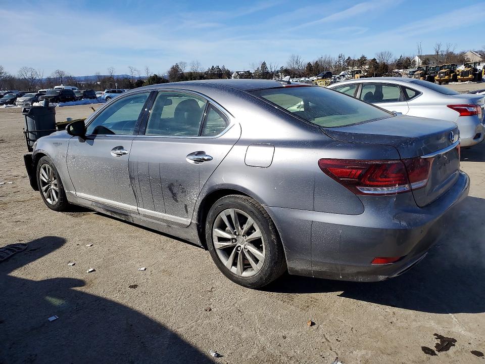 Photo 2 from auction – 2013 LEXUS LS 460 with VIN JTHCL5EF1D5018898