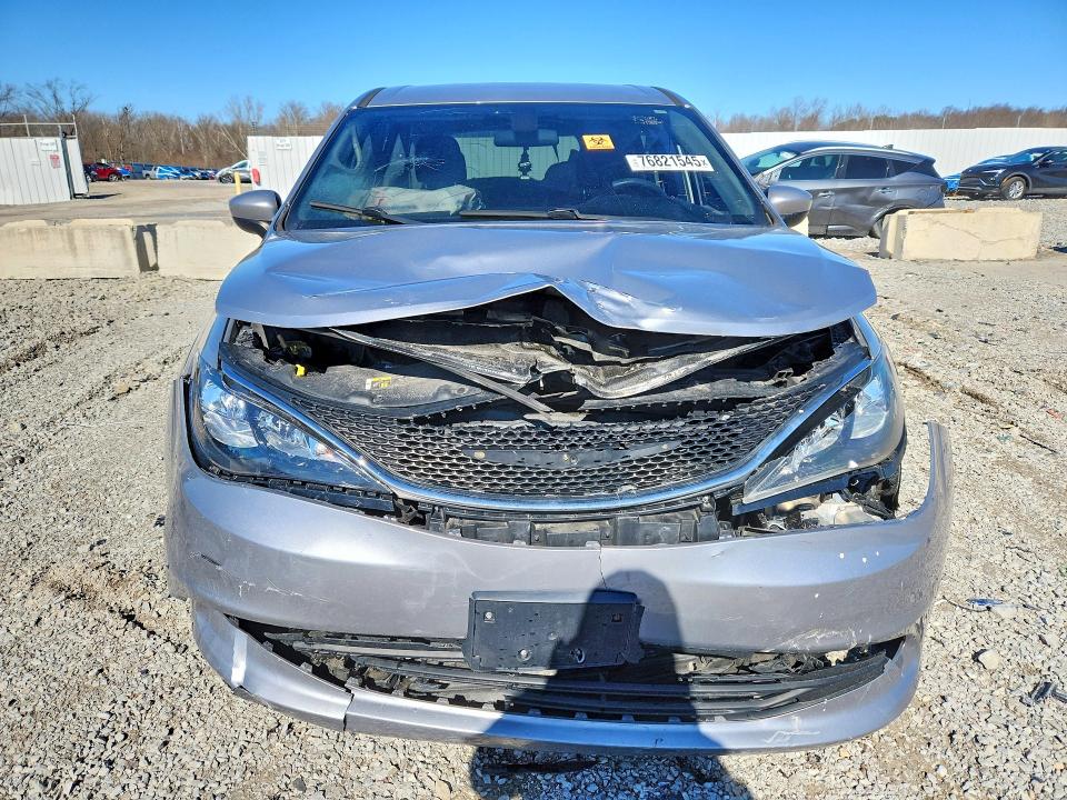 Фото 5 с аукциона – 2018 CHRYSLER PACIFICA с VIN 2C4RC1CG8JR130452