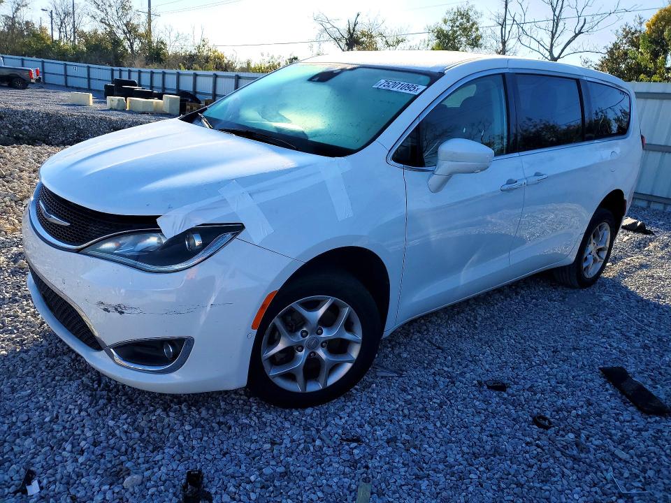 CHRYSLER PACIFICA T 2020 with VIN 2C4RC1FG7LR122034 - Photo from auction