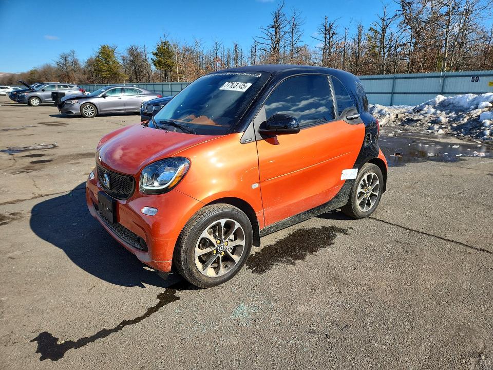 SMART FORTWO 2016 with VIN WMEFJ5DA2GK071028 - Photo from auction