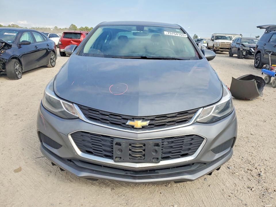 Photo 5 from auction – 2018 CHEVROLET CRUZE with VIN 1G1BE5SM7J7188055