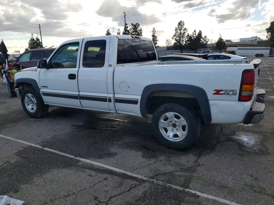 Photo 2 from auction – 2001 CHEVROLET SILVERADO with VIN 1GCEK19T41E129463