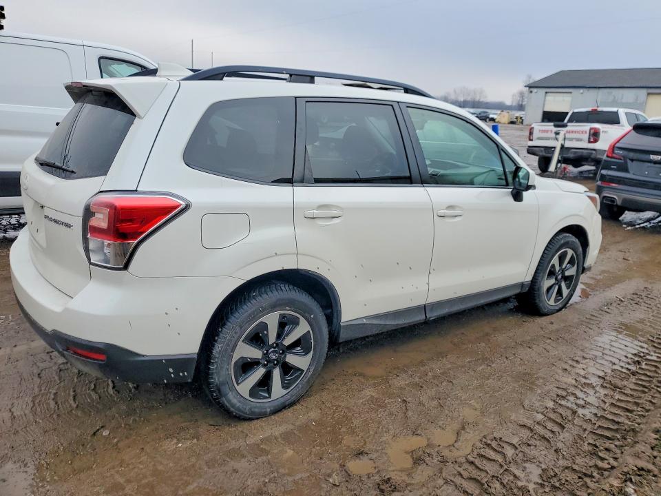 Photo 3 from auction – 2018 SUBARU FORESTER with VIN JF2SJAECXJH492913