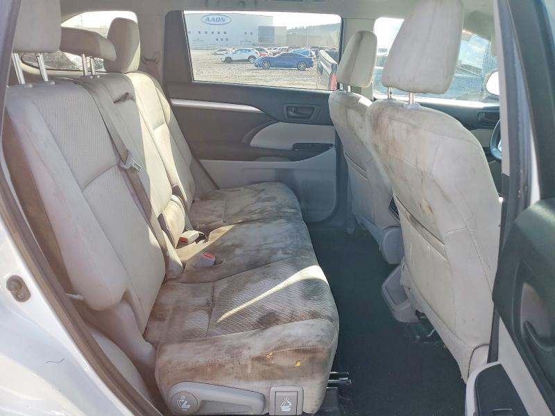 Photo 11 from auction – 2018 TOYOTA HIGHLANDER with VIN 5TDZZRFH3JS249552