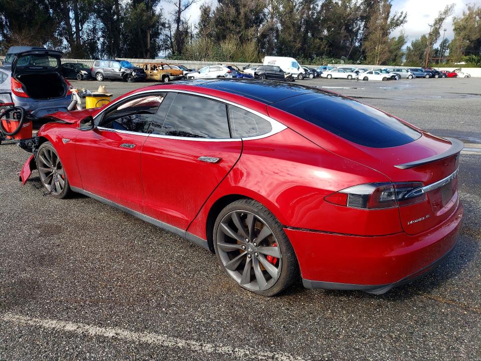 Photo 2 from auction – 2015 TESLA MODEL S 85 with VIN 5YJSA1H27FFP70191