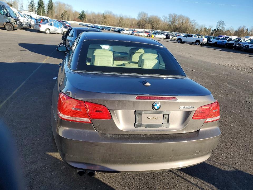 Photo 6 from auction – 2009 BMW 328 I SULE with VIN WBAWR33569P460564