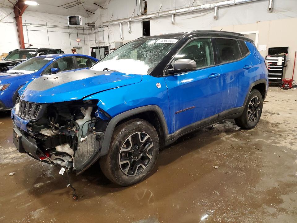 JEEP COMPASS 2019 with VIN 3C4NJDDB5KT696740 - Photo from auction