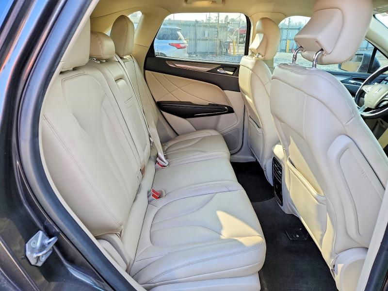 Photo 11 from auction – 2019 LINCOLN TOWNHOUSE MKC with VIN 5LMCJ1C91KUL26436
