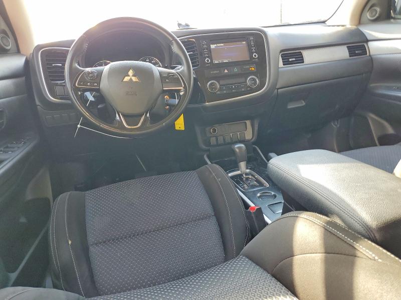 Photo 8 from auction – 2017 MITSUBISHI OUTLANDER with VIN JA4AD2A33HZ054343