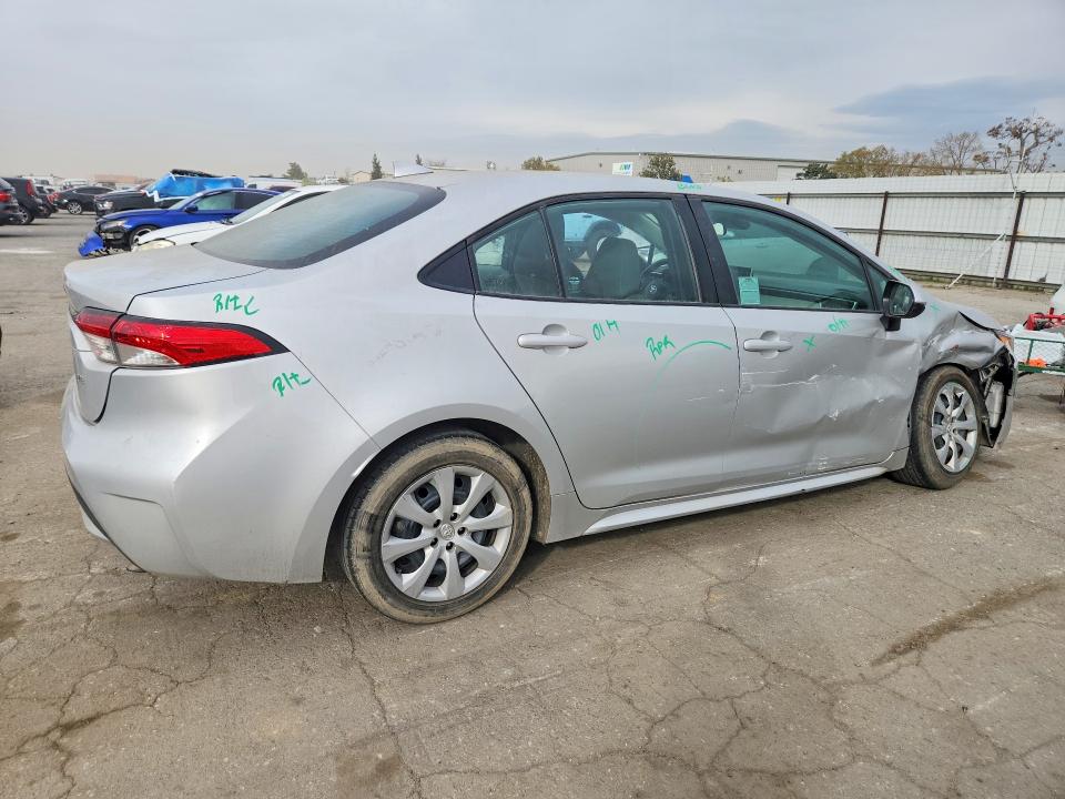 Photo 3 from auction – 2021 TOYOTA COROLLA with VIN 5YFEPMAE2MP244988