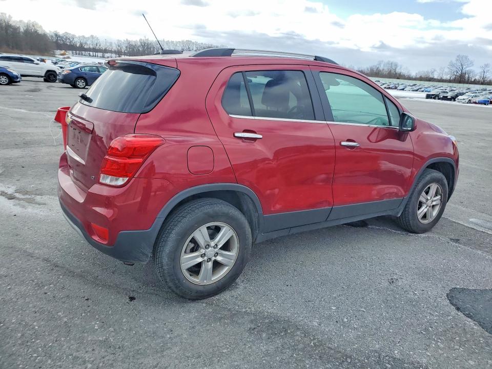 Photo 3 from auction – 2018 CHEVROLET TRAX with VIN 3GNCJPSB7JL367832