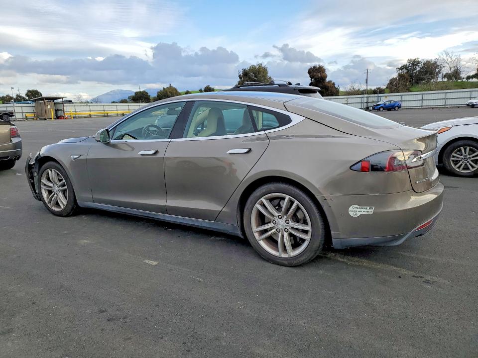 Photo 2 from auction – 2015 TESLA MODEL S with VIN 5YJSA1S11FF100457