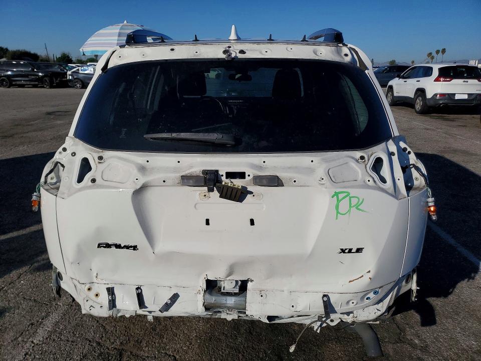 Photo 6 from auction – 2018 TOYOTA RAV4 with VIN JTMWFREV4JJ171251