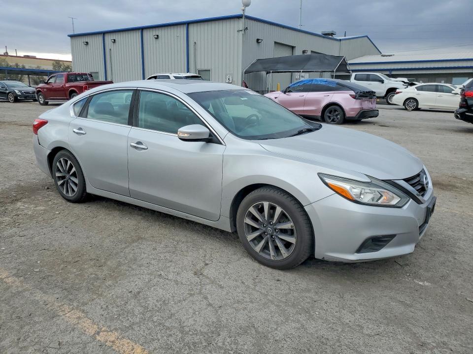 Photo 4 from auction – 2017 NISSAN ALTIMA 2.5 with VIN 1N4AL3AP1HC250145