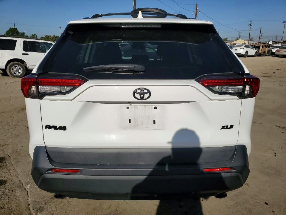 Photo 6 from auction – 2020 TOYOTA RAV4 with VIN 2T3W1RFV3LW079422