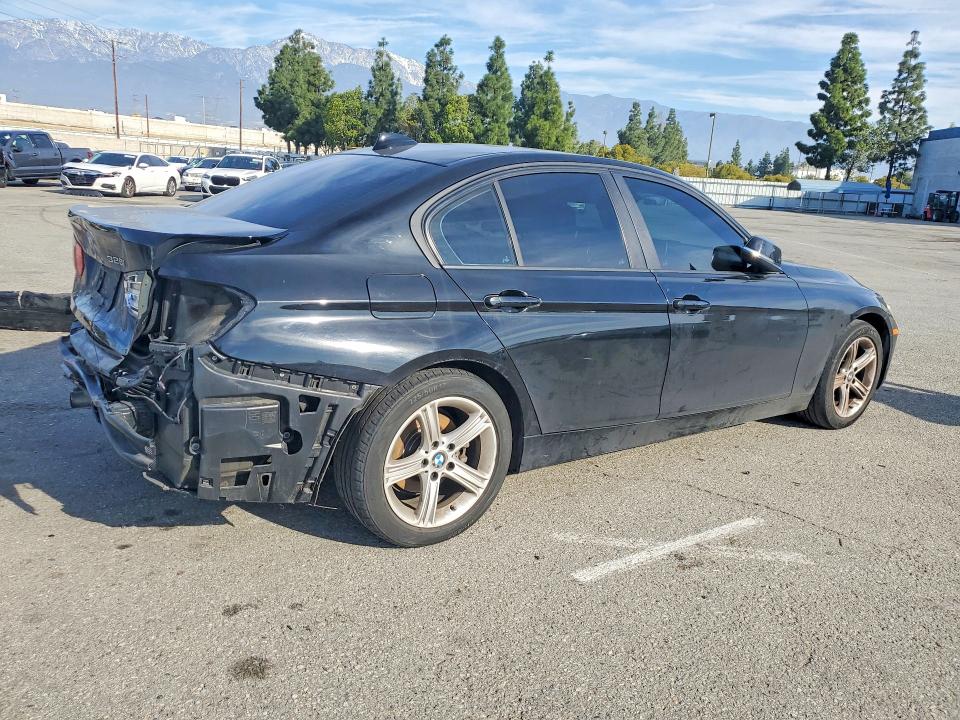 Photo 3 from auction – 2014 BMW 328 with VIN WBA3C1C57EK110117