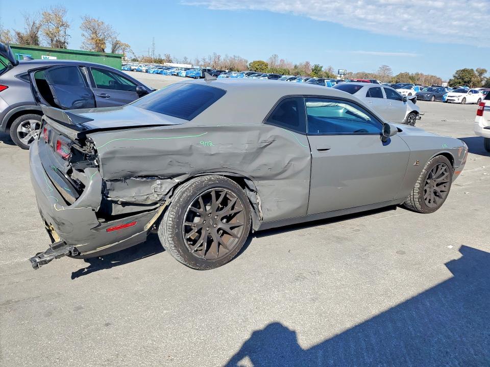 Photo 3 from auction – 2018 DODGE CHALLENGER with VIN 2C3CDZFJ2JH219050