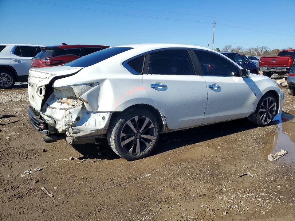 Photo 3 from auction – 2016 NISSAN ALTIMA 2.5 with VIN 1N4AL3AP4GN382416