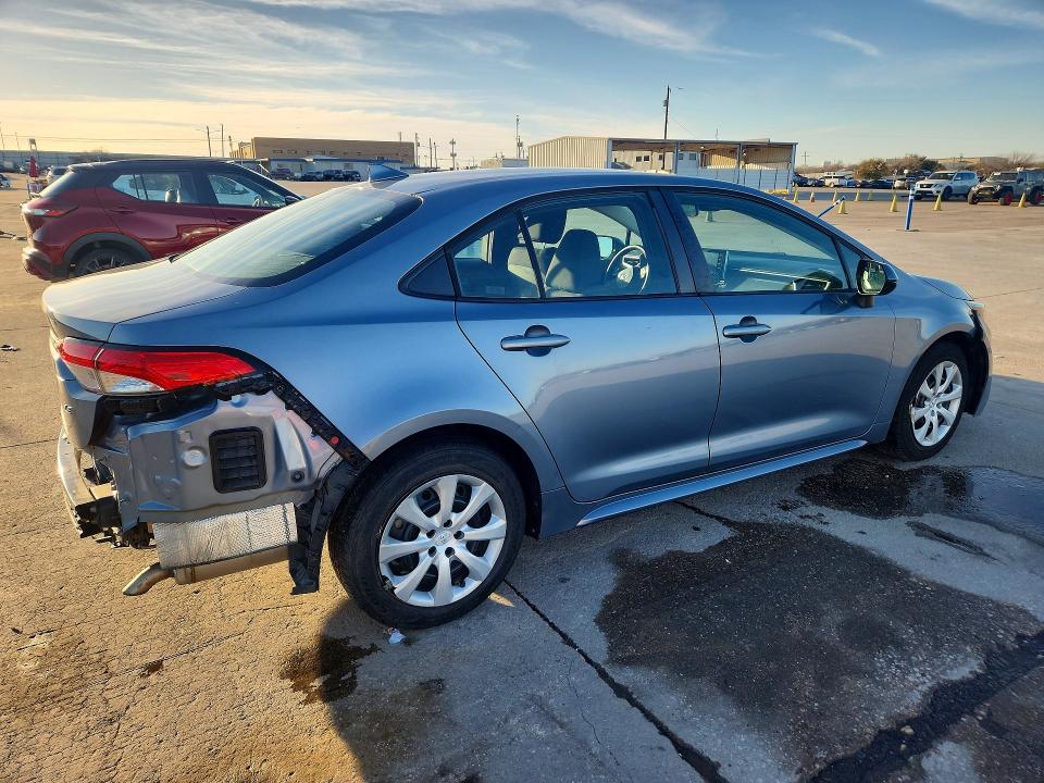 Photo 3 from auction – 2020 TOYOTA COROLLA LE with VIN 5YFEPRAE4LP120863
