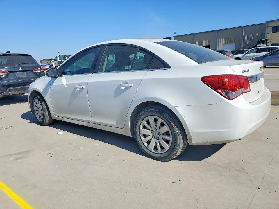 Photo 2 from auction – 2011 CHEVROLET CRUZE with VIN 1G1PC5SH5B7168614