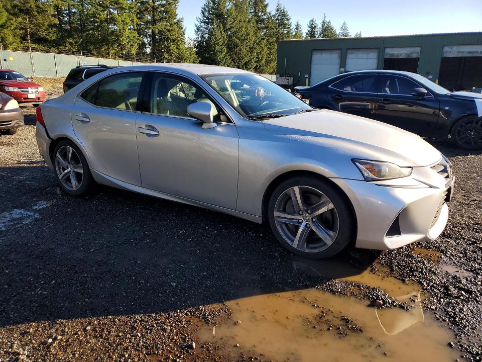 Photo 4 from auction – 2017 LEXUS IS 300 with VIN JTHCM1D23H5023806