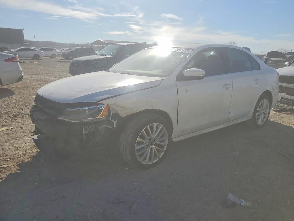 VOLKSWAGEN JETTA 2013 with VIN 3VWLX7AJ5DM400189 - Photo from auction