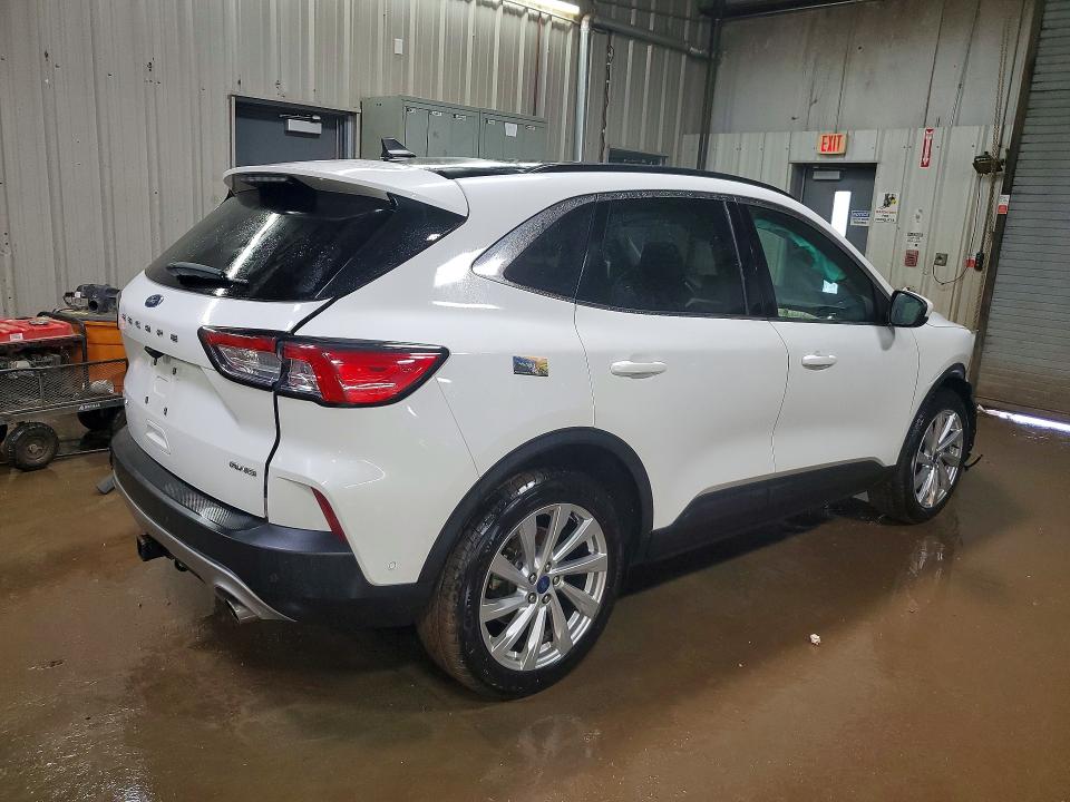Photo 3 from auction – 2022 FORD ESCAPE with VIN 1FMCU9J99NUB35427