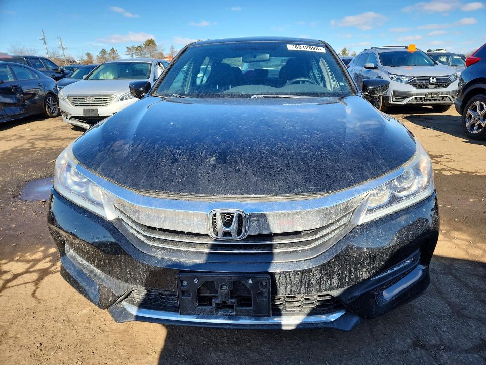 Photo 5 from auction – 2017 HONDA ACCORD with VIN 1HGCR2E52HA276013