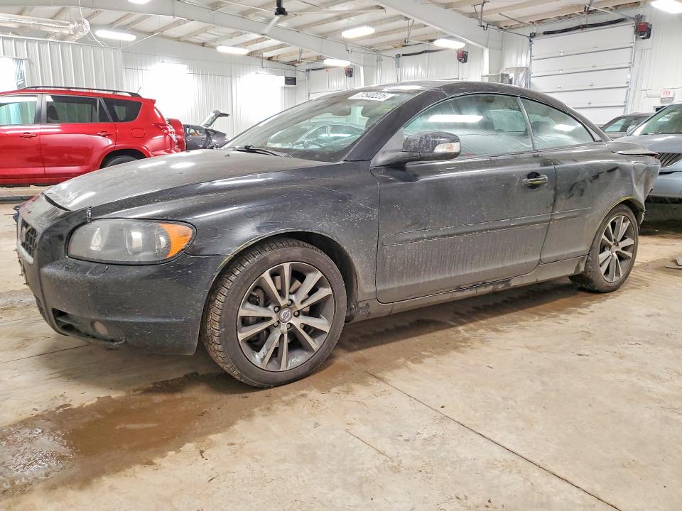 VOLVO C70 2010 with VIN YV1672MC2AJ090361 - Photo from auction