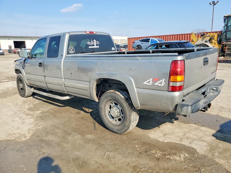Photo 2 from auction – 2001 CHEVROLET SILVERADO with VIN 1GCHK29G41E234767