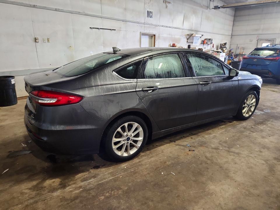 Photo 3 from auction – 2020 FORD FUSION with VIN 3FA6P0LU7LR223814