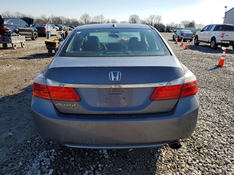 Photo 6 from auction – 2015 HONDA ACCORD with VIN 1HGCR2F81FA233577